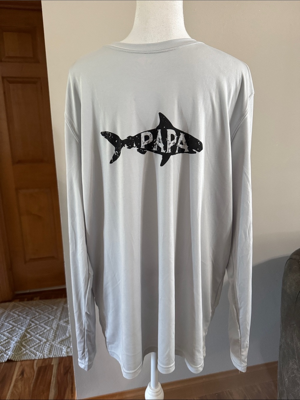 Men’s PAPA Shark Graphic Long Sleeve Shirt - Light Gray